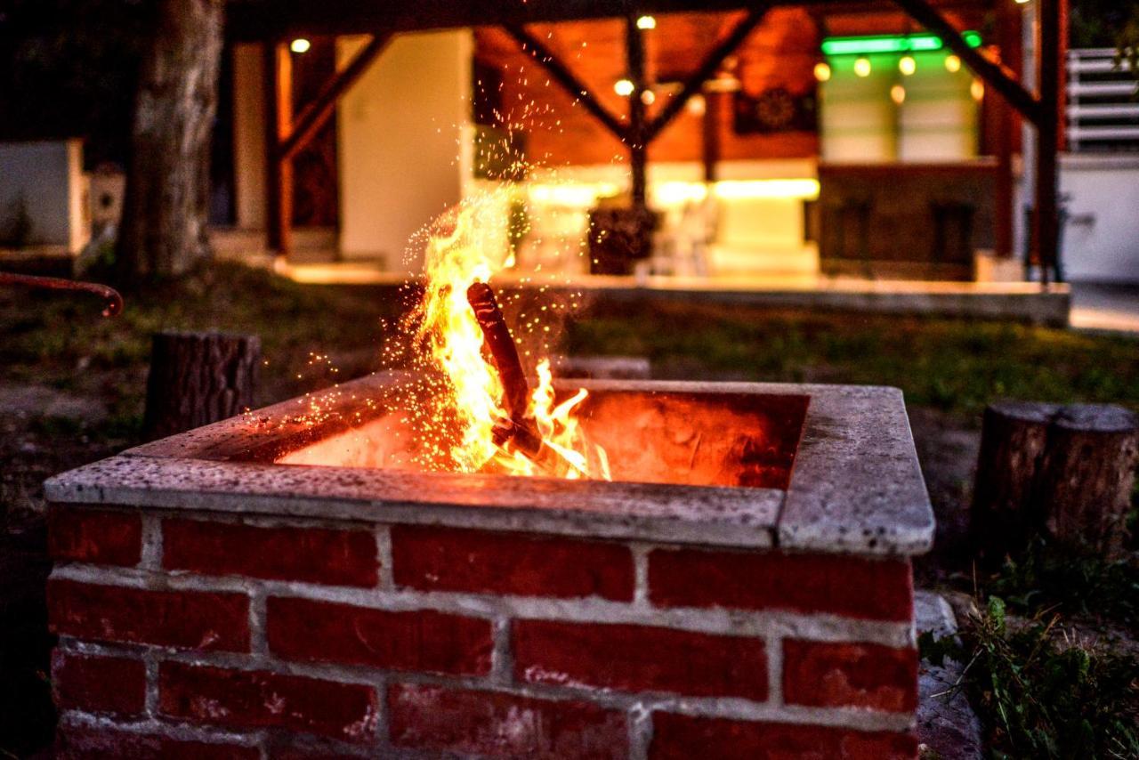 Villa Dijana - Pool, Spa, Outdoor Kitchen Belgrad Zewnętrze zdjęcie